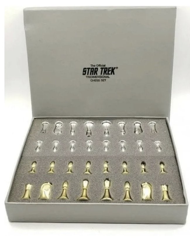 FRANKLIN MINT STAR TREK CHESS SET (1 of 3)