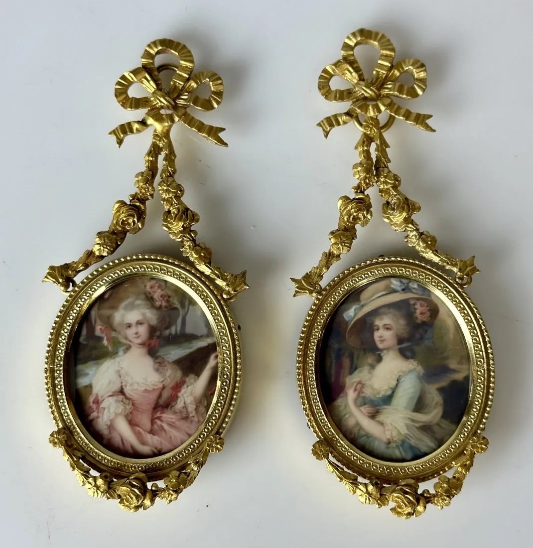 APAIR OF DORE BRONZE PICTURE FRAMES (1 of 3)