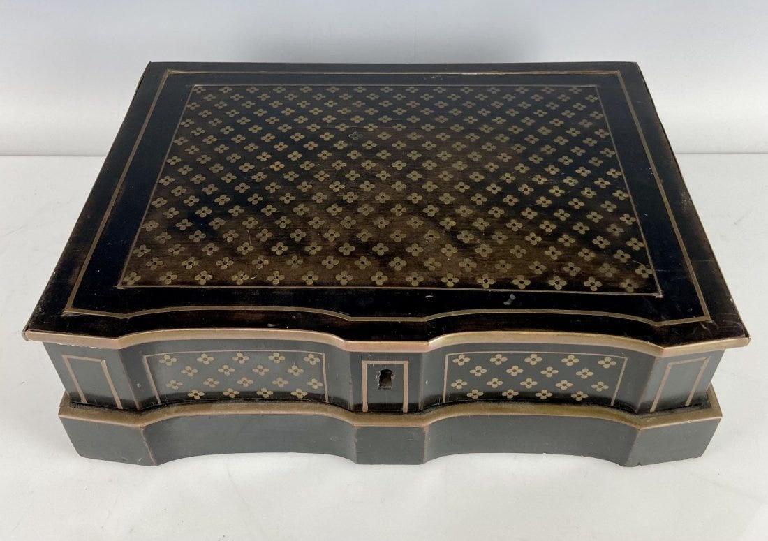 A NAPOLEON III BRASS INLAID EBONIZED BOX (1 of 4)