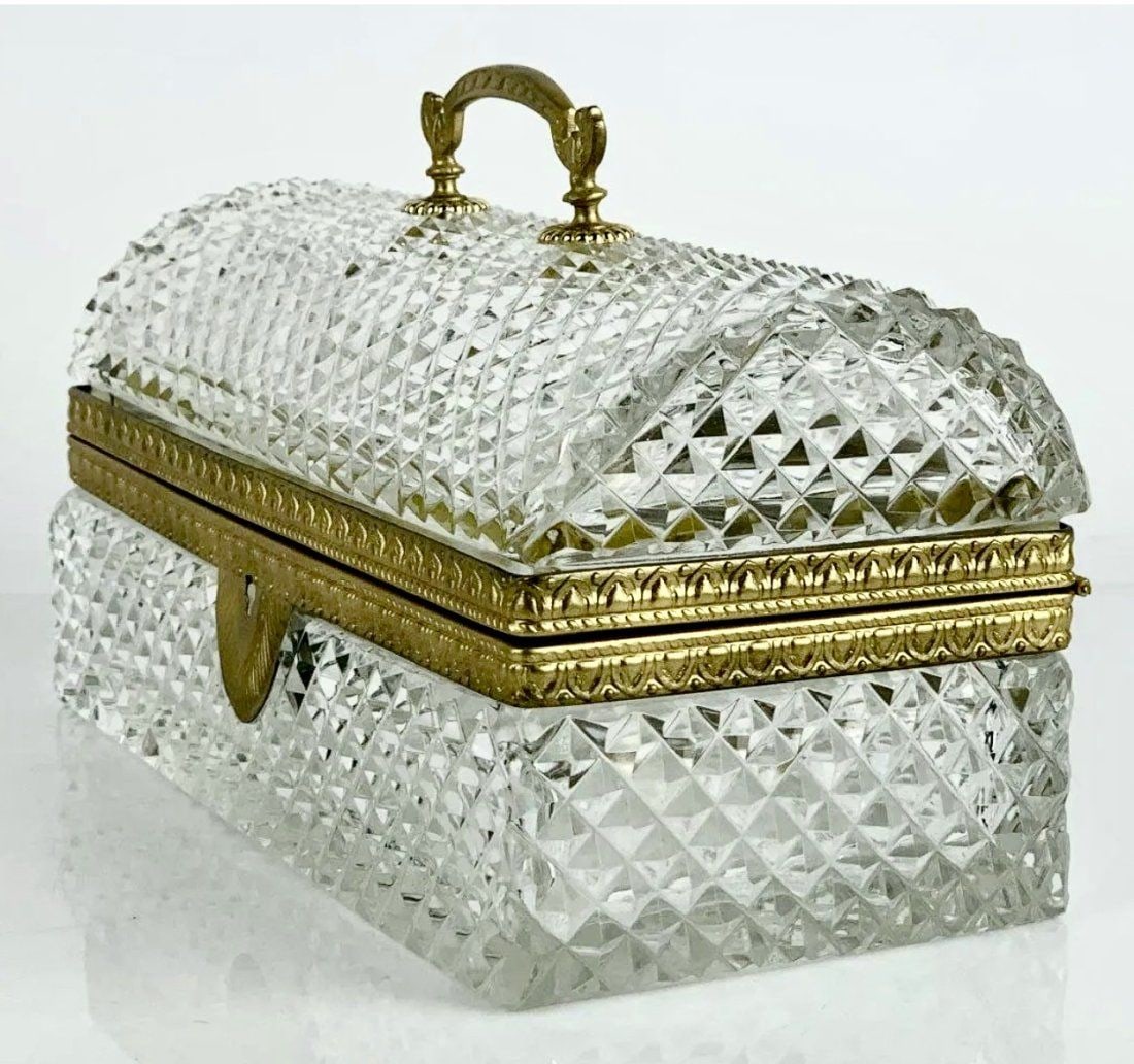 A LARGE ORMOLU MOUNTED BACCARAT CRYSTAL BOX (1 of 3)