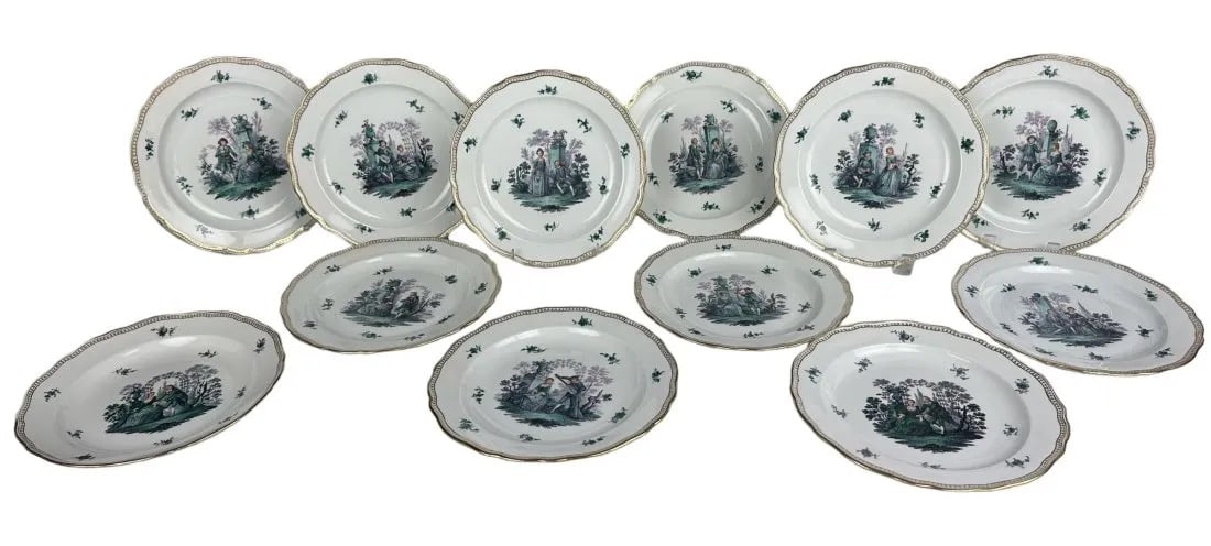 SET OF 12 MEISSEN PLATES: Circa 1900. Measure 8 inches d. No breaks, no damage . Estimate $3.000-4.000