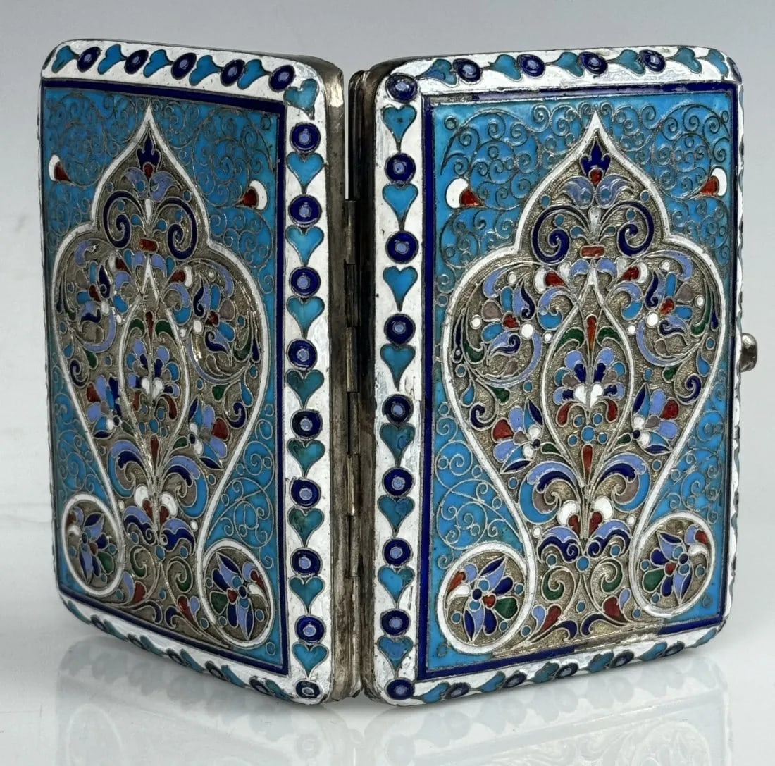 A RUSSIAN ENAMEL AND 84 SILVER CIGARETTE CASE (1 of 4)