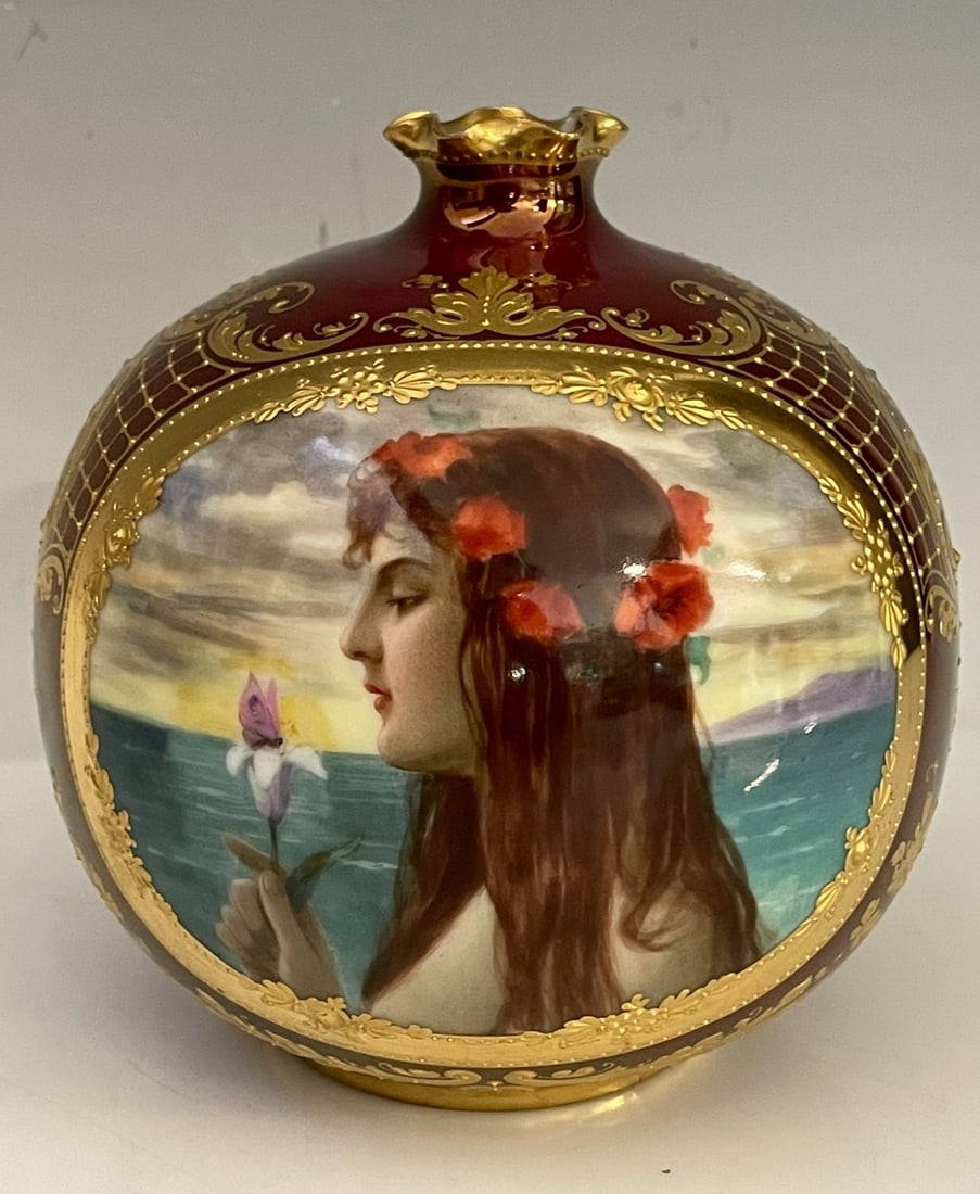 ART NOUVEAU ROYAL VIENNA VASE (1 of 4)