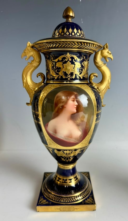 BERLIN KPM PORCELAIN VASE (1 of 5)