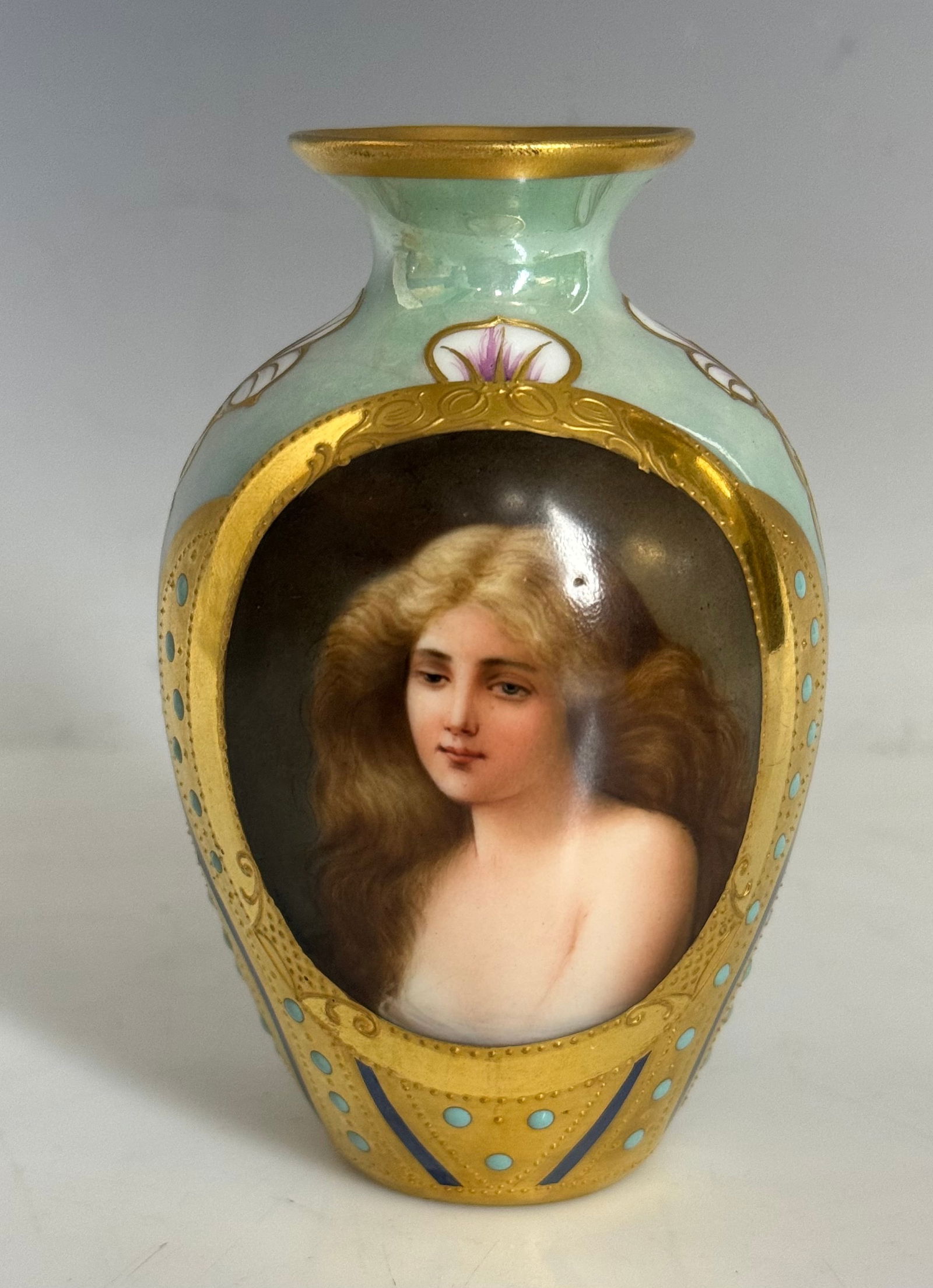 ROYAL VIENNA PORTRAIT VASE (1 of 3)