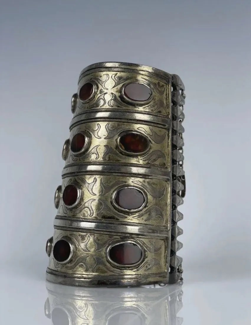 LARGE PERSIAN PARCEL GILT SILVER & AGATE BRACELET (1 of 4)