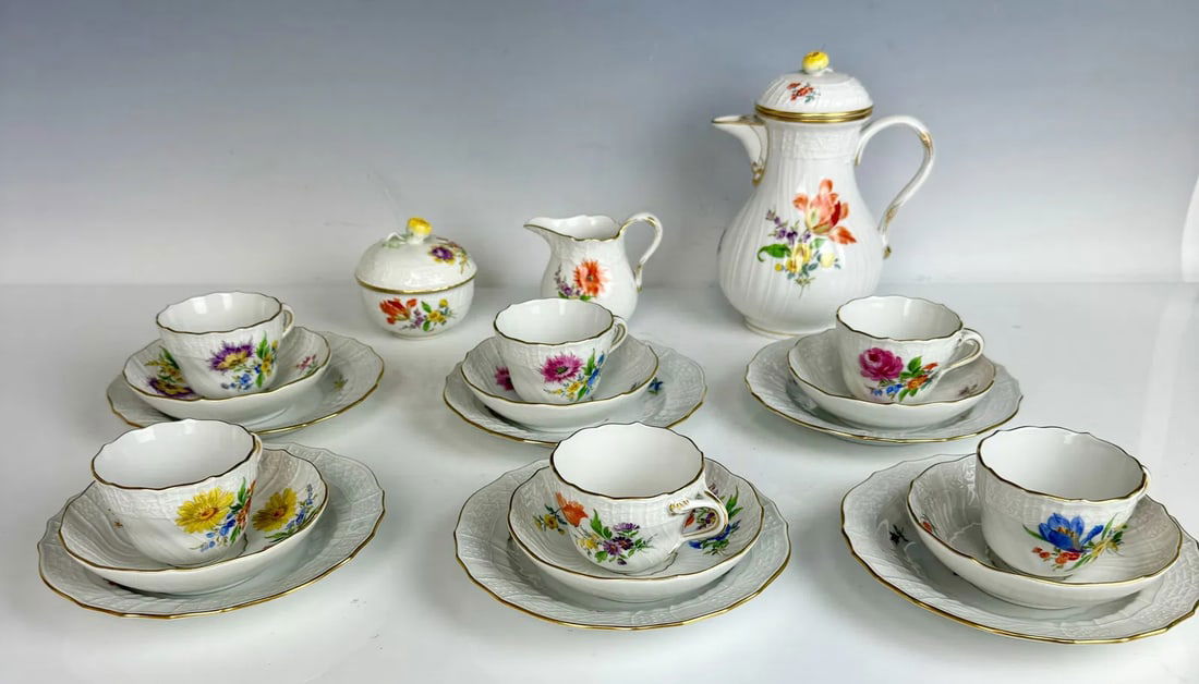 MEISSEN MOCCASIN SET WITH DESSERT PLATES (1 of 7)