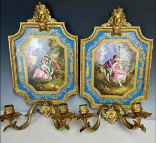 A PAIR OF ORMOLU MOUNTED SEVRES PORCELAIN 2 LIGHTS WALL SCONSES