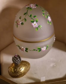 IMPERIAL FABERGE ENAMELLED GLASS AND STERLING SPRING EGG