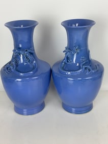 PAIR OF ANTIQUE CHINESE PORCELAIN VASES