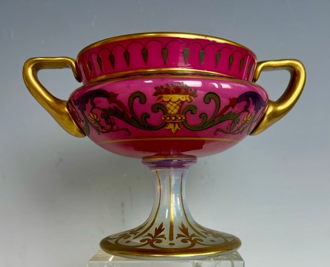 GILT AND ENAMElED MOSER GLASS COUP: Circa 1900. Measures 5.7 inches l. , 4 inches high. In good condition. Estimate $300-400