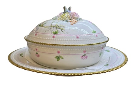 A LARGE FLORA DANICA SERVING DISH
