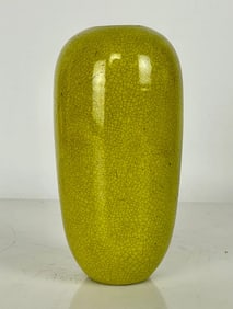 CHINESE PORCELAIN VASE