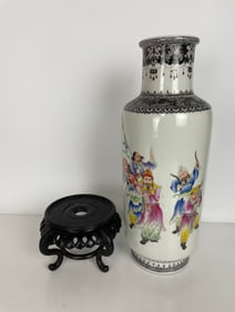 CHINESE PORCELAIN VASE