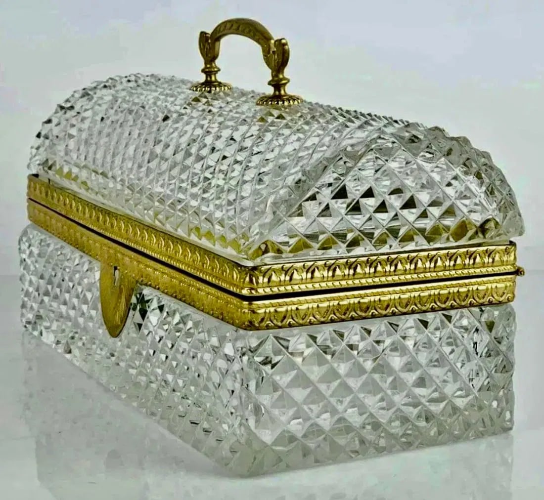 A LARGE ORMOLU MOUNTED BACCARAT CRYSTAL BOX (1 of 3)