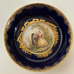19TH C. MEISSEN BLUE GROUND NUT DISH