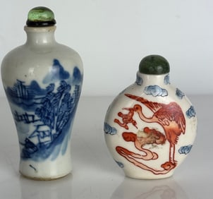 2 ANTIQUE CHINESE PORCELAIN SNUFF BOTTLES