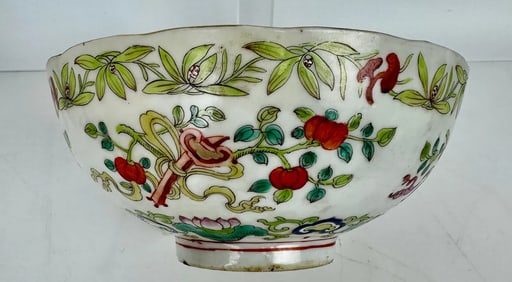 CHINESE FAMILLE ROSE BOWL