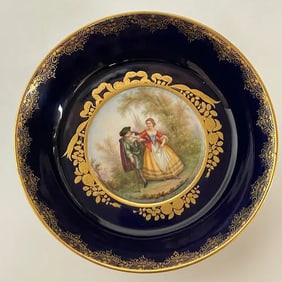 19TH C. MEISSEN BLUE GROUND NUT DISH