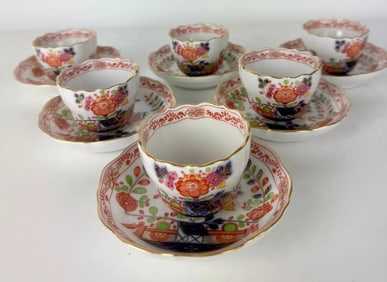 SET OF 6 MEISSEN KAKIEMON PATTERN DEMITASSE CUP AND SAUCERS
