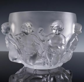 LALIQUE CRYSTAL VASE LUXEMBERG