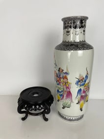 CHINESE PORCELAIN VASE