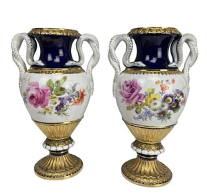 A PAIR OF ANTIQUE MEISSEN VASES