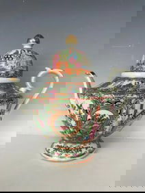 ANTIQUE CHINESE FAMILLE ROSE CANTON PORCELAIN TEAPOT