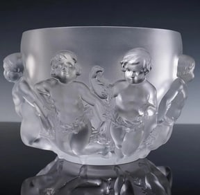 LALIQUE CRYSTAL VASE LUXEMBERG