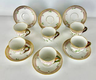 SET OF 6 ROYAL COPENHAGEN FLORA DANICA CUP AND SAUCERS