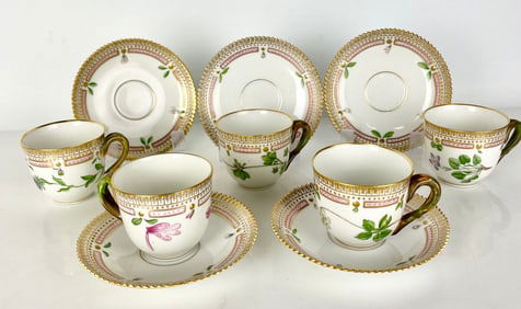 SET OF 5 ROYAL COPENHAGEN FLORA DANICA CUP AND SAUCERS
