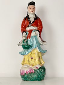 CHINESE POLYCHROMED PORCELAIN STATUE