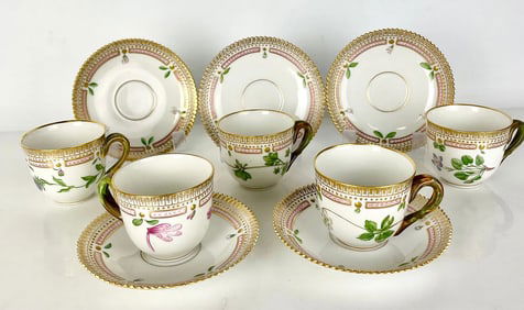 SET OF 5 ROYAL COPENHAGEN FLORA DANICA CUP AND SAUCERS