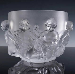 LALIQUE CRYSTAL VASE LUXEMBERG: A large Lilaque vase, signed Lalique France. Dimensions: 11.5"W x 8.25"H . In very good condition. Estimate $3500-4000