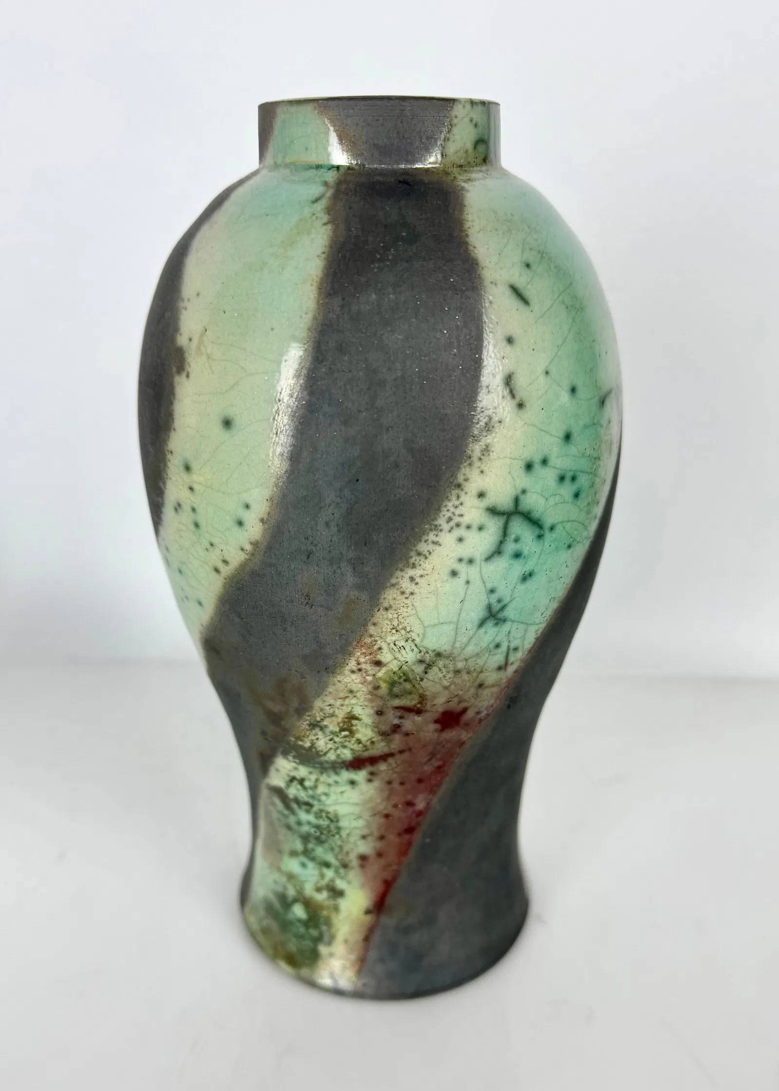 ANTIQUE CHINESE PORCELAIN VASE