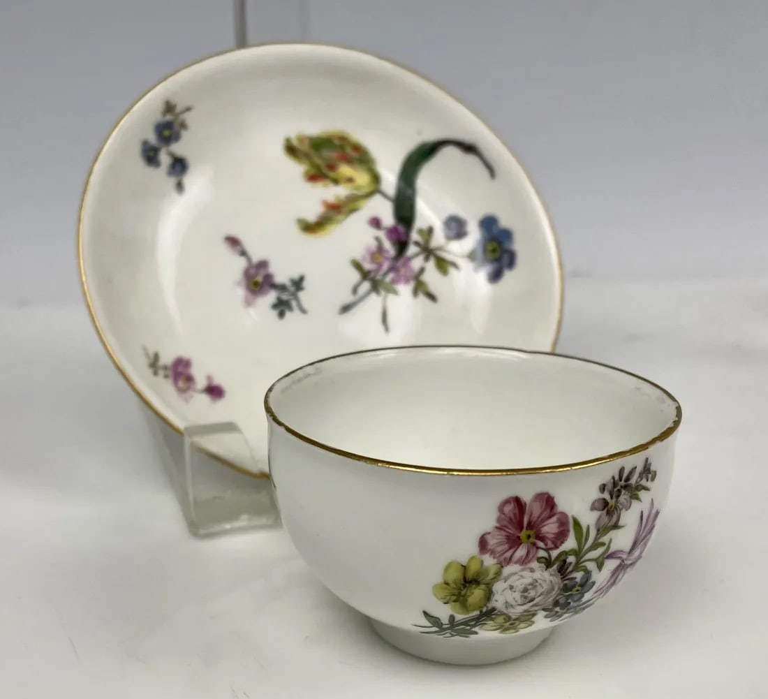 18TH C. MEISSEN TEA CUP: Circa 1850. In good antique condition. Minor loss of gold. Estimate $800-1.000