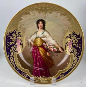 A FINE JEWELLED ROYAL VIENNA PLATE