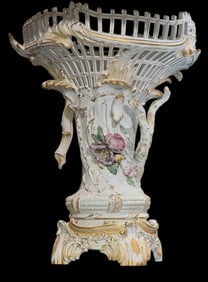 A LARGE BERLIN KPM PORCELAIN CENTERPIECE
