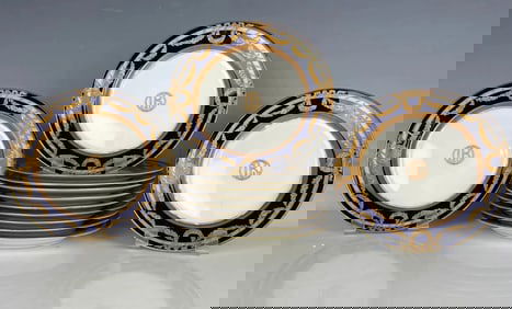 SET OF 11 BERLIN KPM PORCELAIN DINNER PLATES