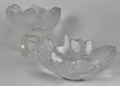 A PAIR OF LALIQUE FROSTED CRYSTAL BOWLS