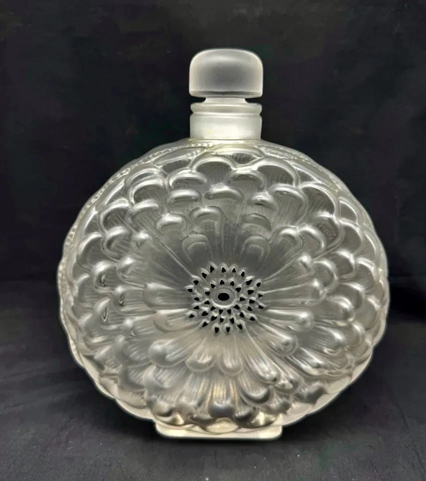 LARGE LALIQUE DAHLIQ PERFUME BOTTLE (1 of 3)