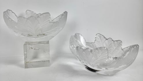 A PAIR OF LALIQUE FROSTED CRYSTAL BOWLS