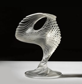 LALIQUE CRYSTAL TROPHEE SCULPTURE