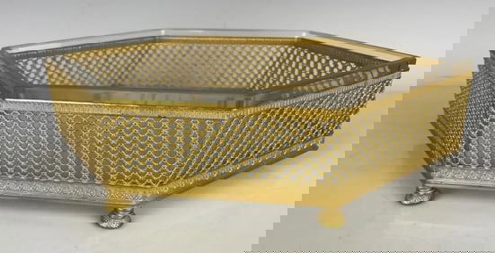 ORMOLU AND CRYSTAL CENTREPIECE