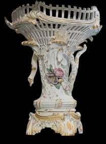 A LARGE BERLIN KPM PORCELAIN CENTERPIECE