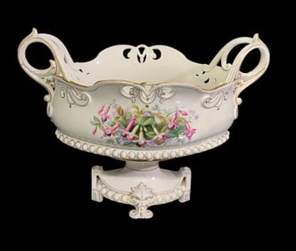 A LARGE BERLIN KPM PORCELAIN CENTERPIECE