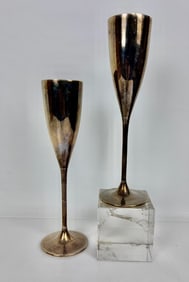 A PAIR OF LALIQUE FROSTED CRYSTAL BOWLS