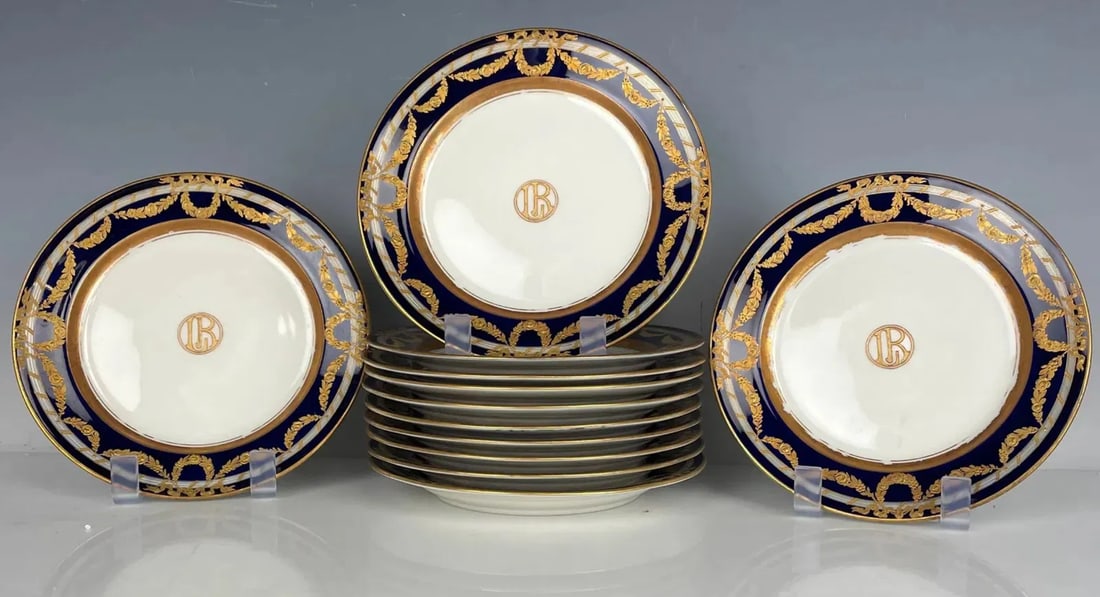 SET OF 12 BERLIN KPM PORCELAIN SIDE PLATES: Circa 1900. Measure 6.5 inches D. Estimate $1000-1200