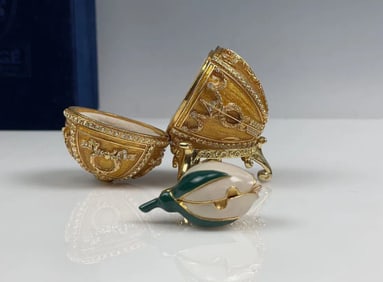 IMPERIAL FABERGE ENAMEL ROSE BUD EGG