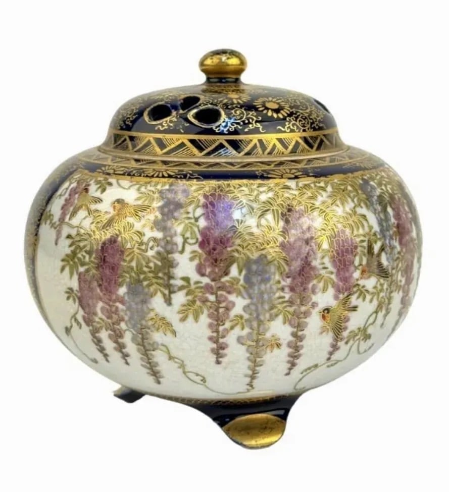 MEIJI PERIOD SATSUMA KORO: Signed on the bottom. Measures Approx. 4 1/2" H x 5" d. In good condition. Estimate $500-600